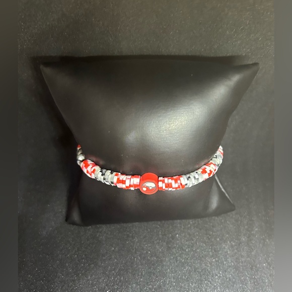 Poke Ball (Pokemon) Heishi Bracelet - Picture 3 of 7